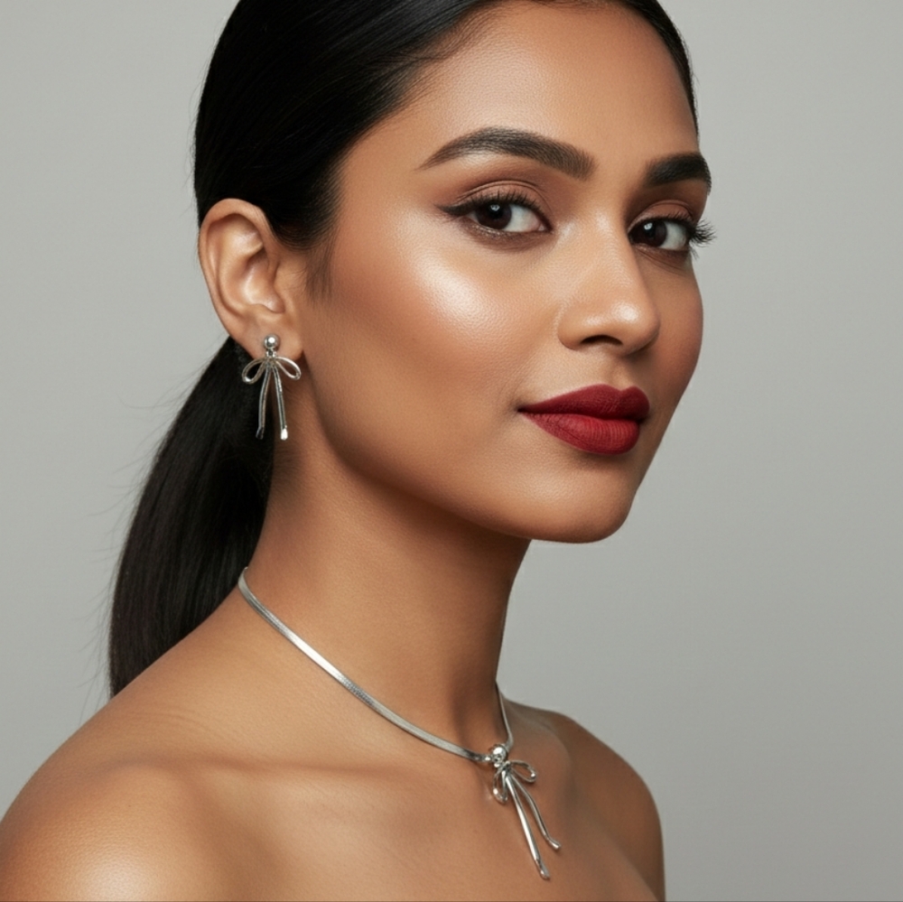 Silver Bow Necklace